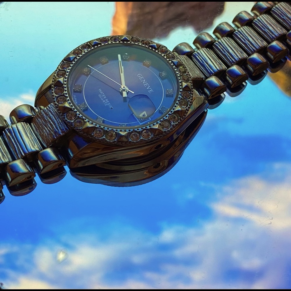 Geneve Water Resistant Quarts Men’s watch